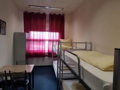 Low Budget Hostel - 20
