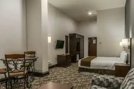 Woodbine & Suites - 33