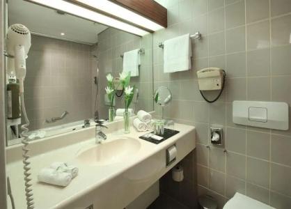 Lindner City Plaza - 49