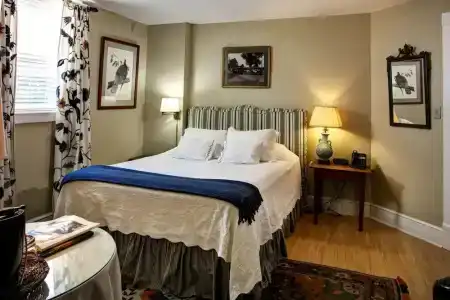 200 South Street Inn - 48