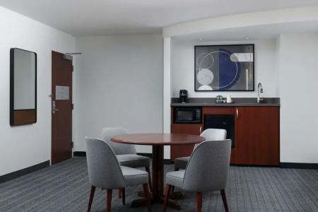 Courtyard by Marriott at Old Town - 80