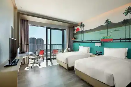 Hilton Garden Inn Sanya - 2