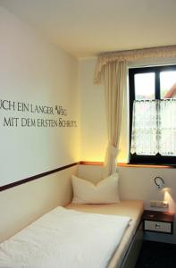 Goldener Hirsch - 30