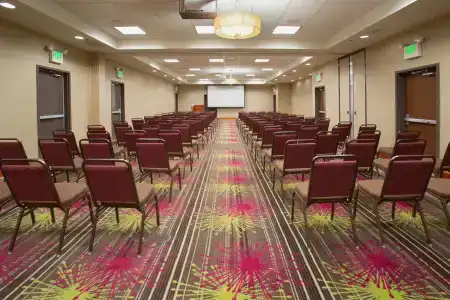 Holiday Inn & Suites Downtown, an IHG - 14