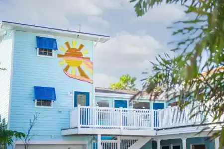 Sunburst Inn - 0