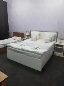 Lind Hostel and Guest House - 4