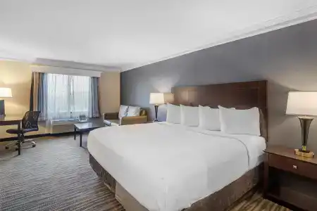 Best Western West - 56