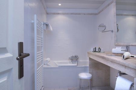 Best Western Plus Le Donjon - Cœur de La Cité Médiévale - 7