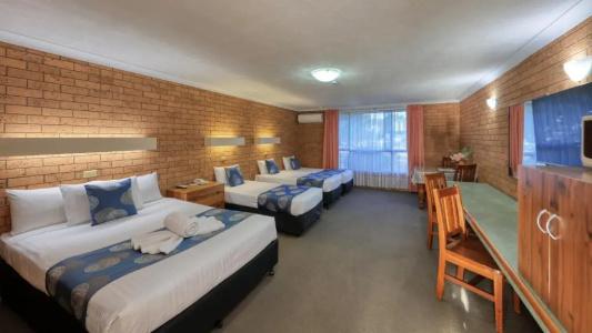 James Street Motor Inn - 58