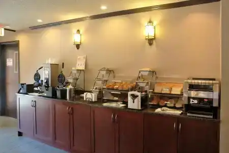 The Embassy Inn - 11