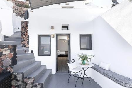 Pearl of Caldera Oia - Boutique by Pearl Collection - 46