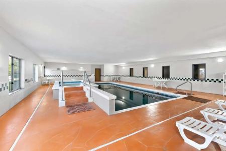 Country Inn & Suites by Radisson, West, KS - 13