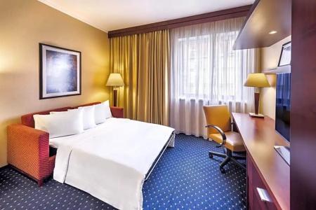 Courtyard by Marriott Prague City - 44