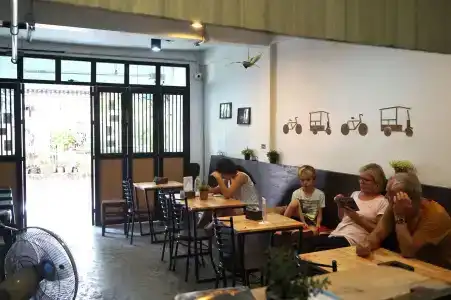 Feel Good Bangkok Hostel - 32