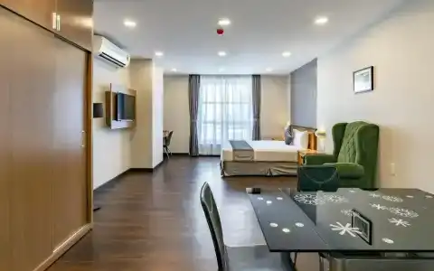 Emerald Central - 130