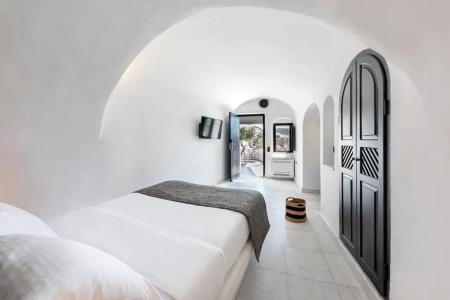 Pearl of Caldera Oia - Boutique by Pearl Collection - 231