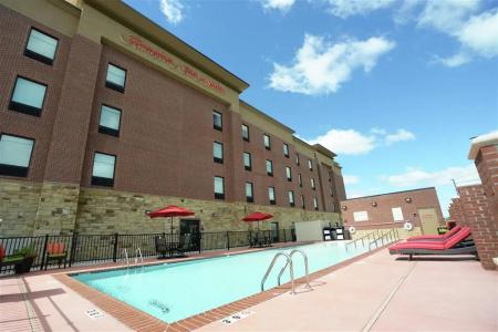 Hampton Inn & Suites Airport - 22