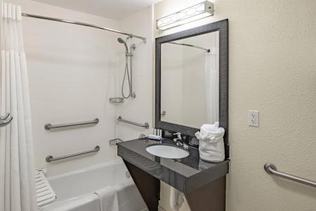 Fairfield Inn & Suites by Marriott - 7