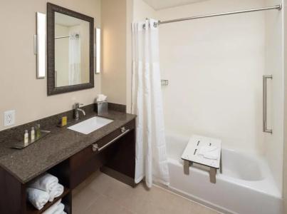 DoubleTree by Hilton Miami Doral - 21