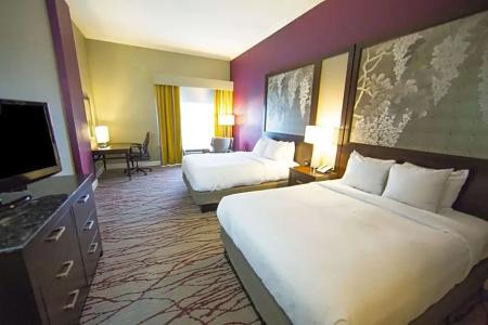 DoubleTree by Hilton Historic Savannah - 34