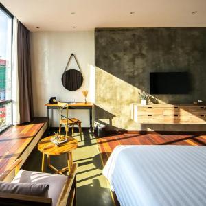 Sim Boutique - 48