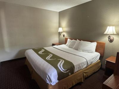 Rodeway Inn & Suites South of Fiesta Park - 26