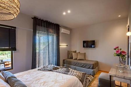 Anthemion Suites and Villas - 36