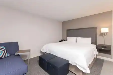 Hampton Inn and Suites - 36