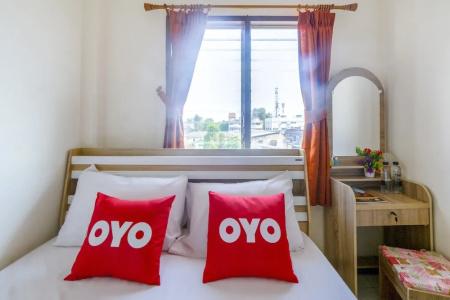 Vaccinated Staff - Oyo 906 Bann One Love - 69