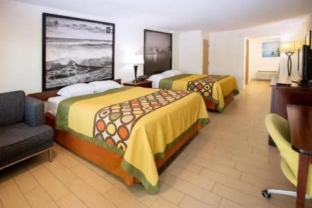 Super 8 by Wyndham Virginia Beach Oceanfront - 32