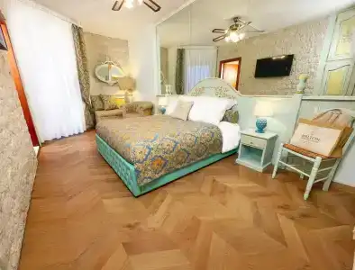 Milton Boutique - 2