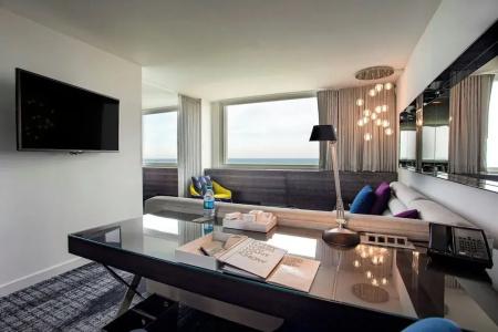 W Chicago - Lakeshore - 115