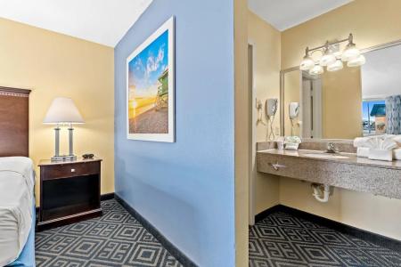 Days Inn by Wyndham Orlando Near Millenia Mall - 30