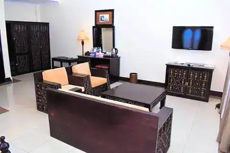 Golden Tulip Stone Town Boutique - 80