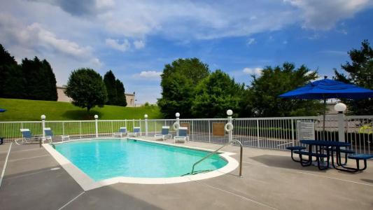 Four Points by Sheraton/Pineville - 18