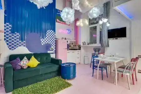 Studio V - 18