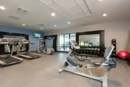 Hampton Inn and Suites - 12