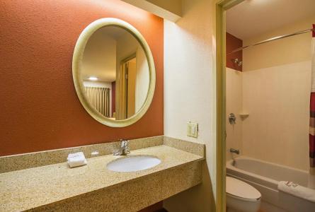 Red Roof Inn Indianapolis North - College Park - 34