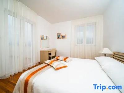 Pervanovo with Free Parking - 163