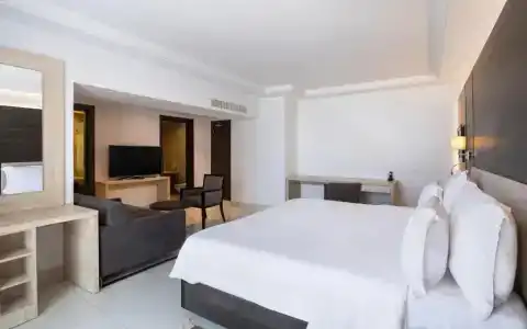 Radisson - 40
