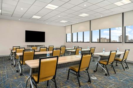 Hampton Inn Chicago North-Loyola Station, Il - 35