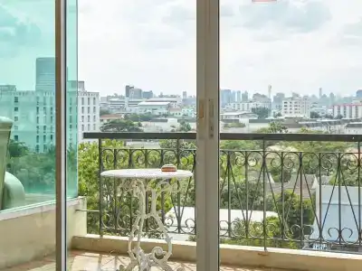 Metro Point Bangkok - 16