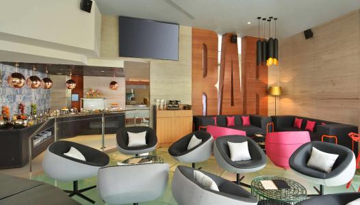 Radisson Bengaluru City Center - 11