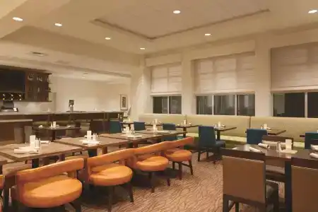 Hilton Garden Inn Boston Logan Airport - 22
