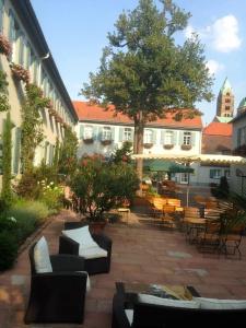 Domhof - 16