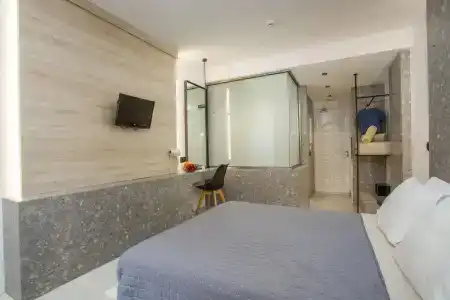 Dias Studios & Suites - 2