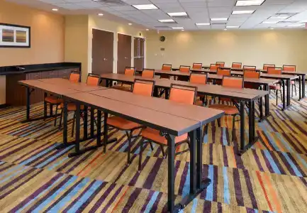 Fairfield Inn & Suites by Marriott - 19