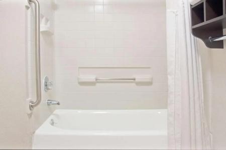 Howard Johnson Houston Heights - Downtown - 25