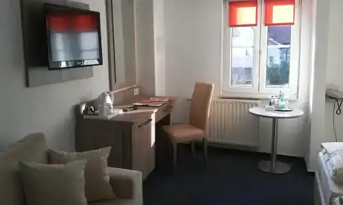 Airport Filder Post - 6