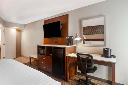 Best Western Plus Commerce - 36